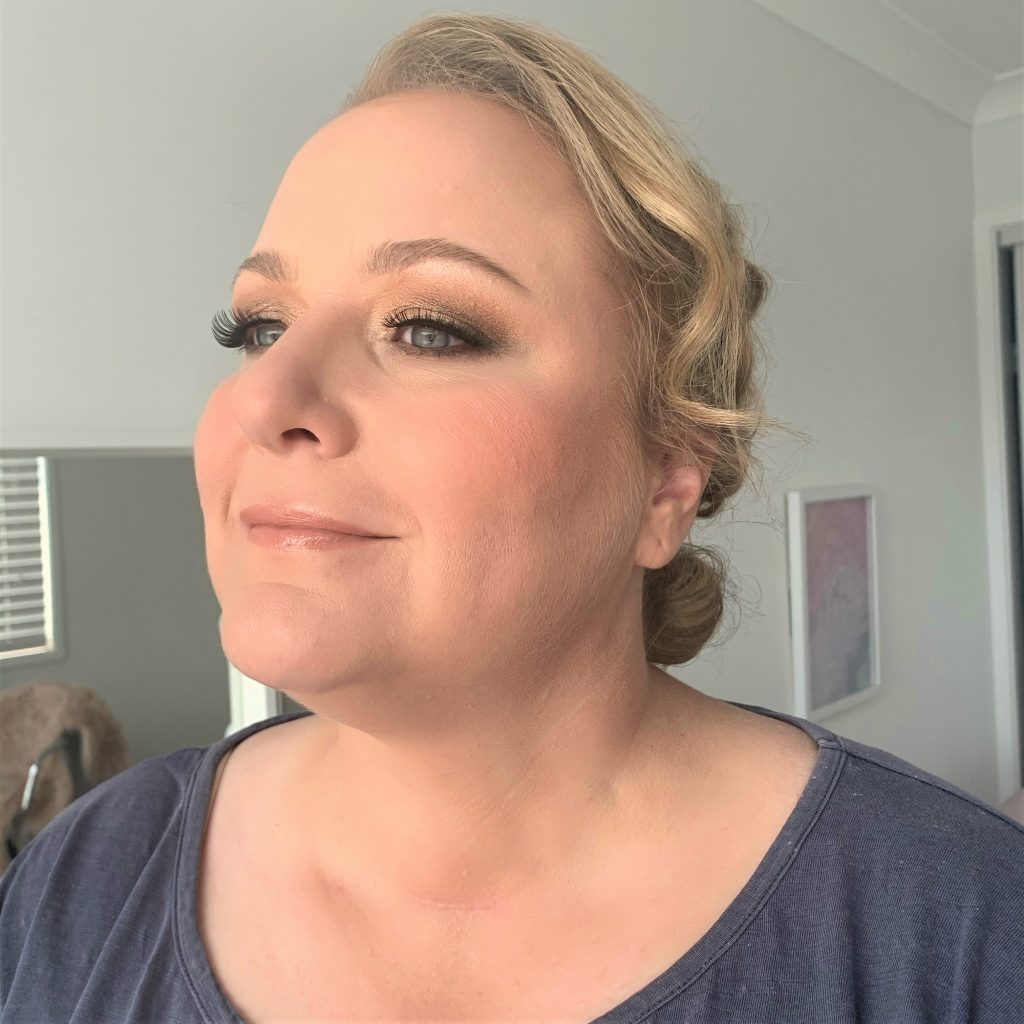 GLAM MAKEUP IN MATURE OILY SKIN